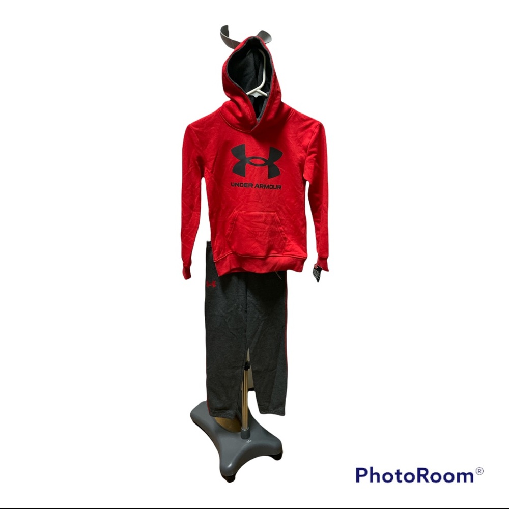 Under Armour Youth 7.  2 piece